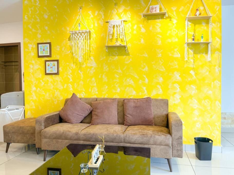 Apartment Ksl Mall 8-12 Pax, 65 Inc Tv Nflix ,hbo , Bathtub High Floor Johor Bahru