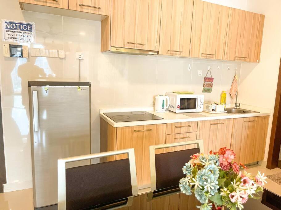 Ksl Mall 8-12 Pax, 65 Inc Tv Nflix ,hbo , Bathtub High Floor