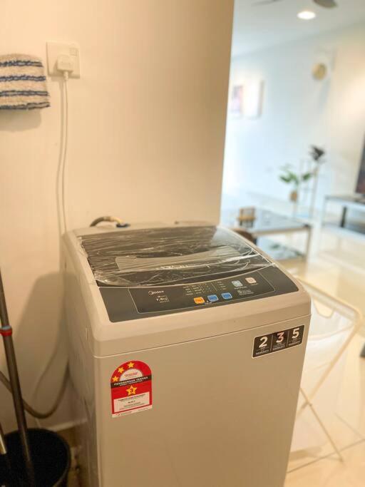 Ksl Mall 8-12 Pax, 65 Inc Tv Nflix ,hbo , Bathtub High Floor Apartment
