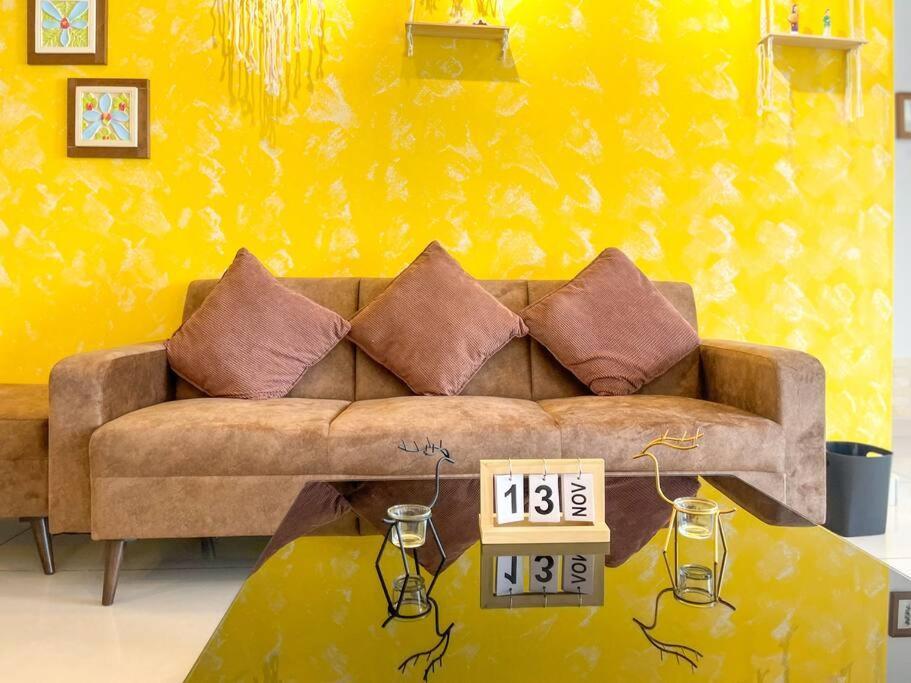 Ksl Mall 8-12 Pax, 65 Inc Tv Nflix ,hbo , Bathtub High Floor Apartment